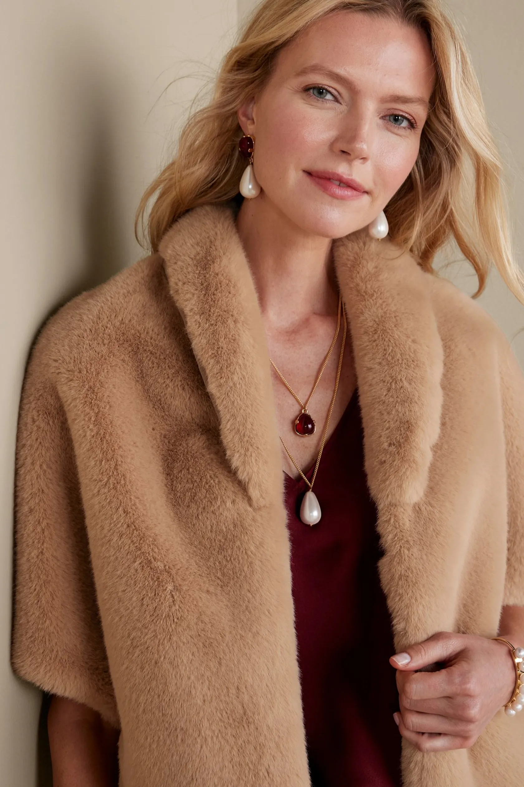Soft Surroundings Anastasia Faux Fur Capelet