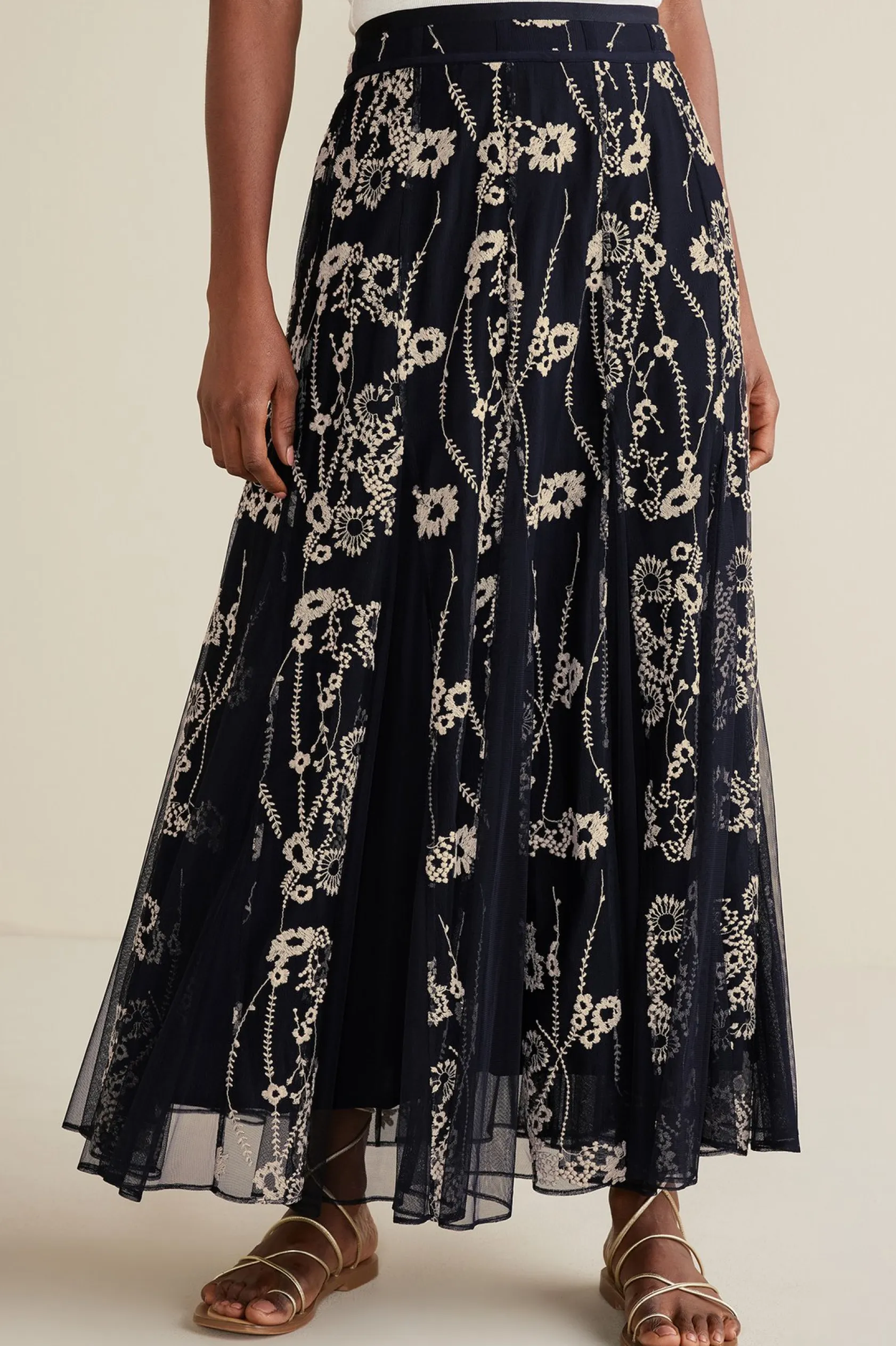 Soft Surroundings Petites Leatrice Embroidered Maxi Skirt