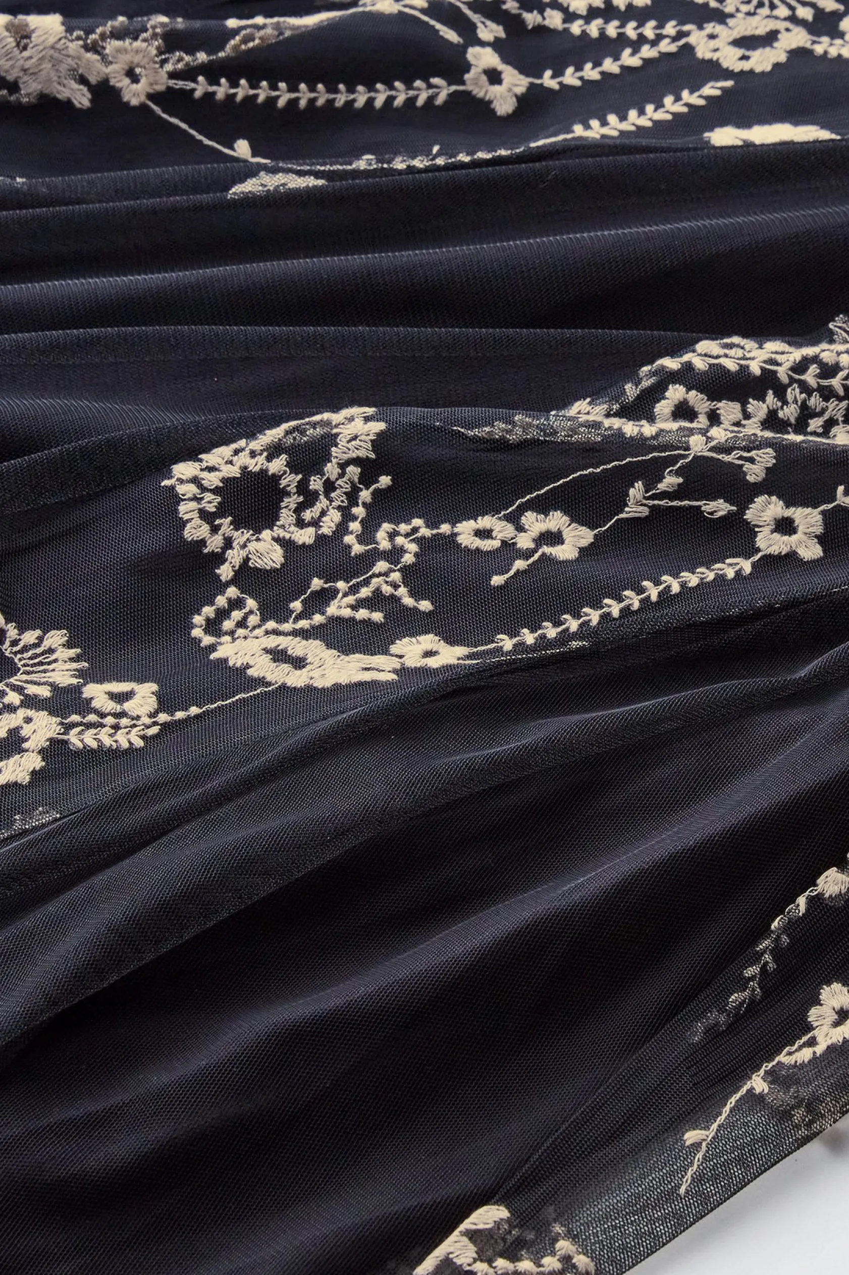 Soft Surroundings Petites Leatrice Embroidered Maxi Skirt